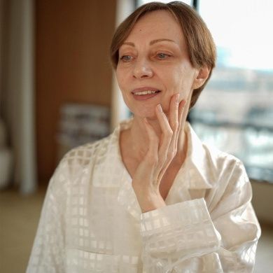Увлажняющий солнцезащитный крем с гиалуроновой кислотой Dr.Ceuracle Hyal Reyouth Moist Sun SPF 50+ / PA++++, 50 мл Купить  оптом в Украине